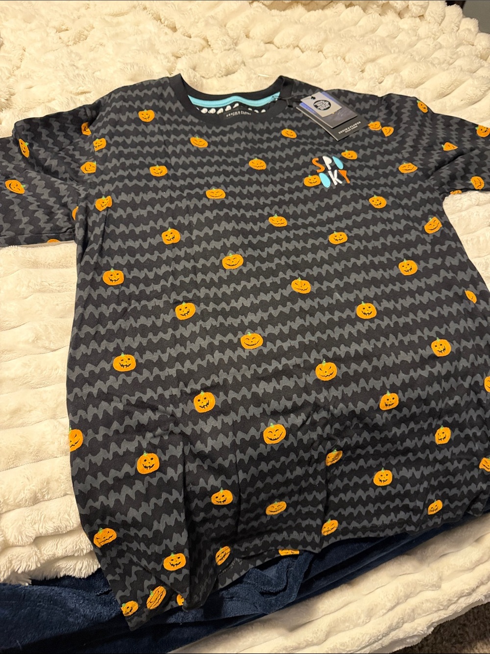 Spirit Black Short-Sleeve Shirt with Orange Pumpkin Print Small